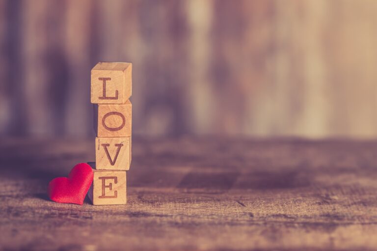 love, valentine, romantic-3091214.jpg