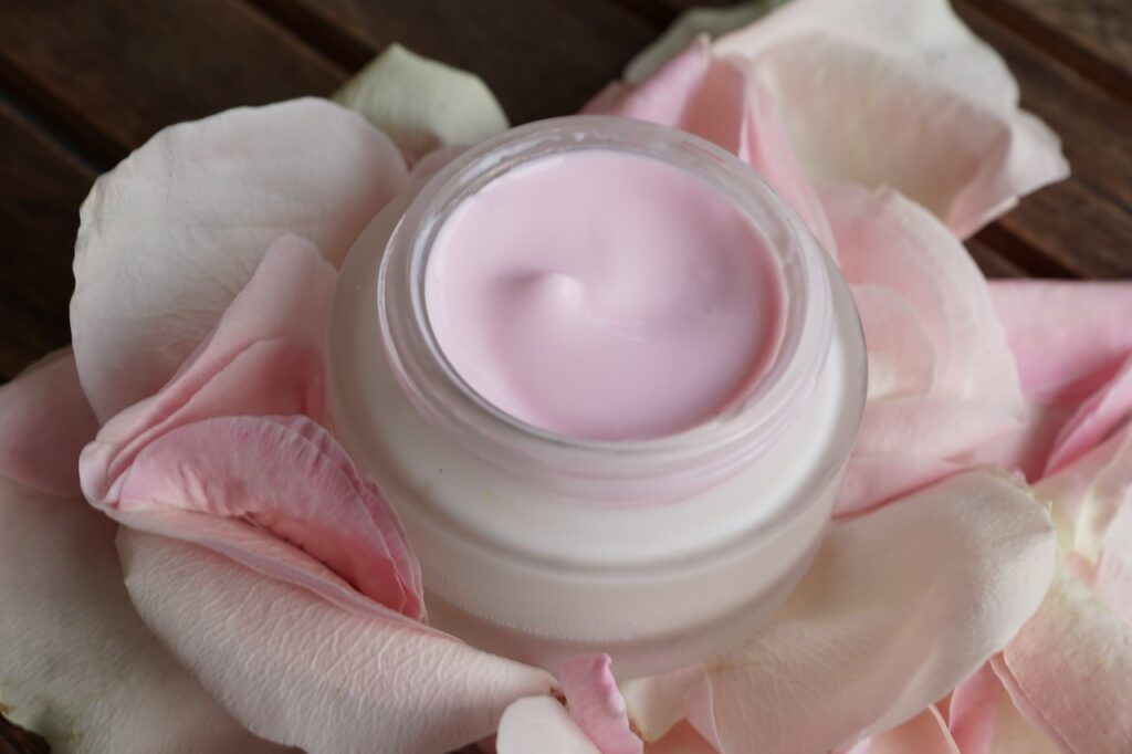 cosmetics, cream, roses-4365139.jpg